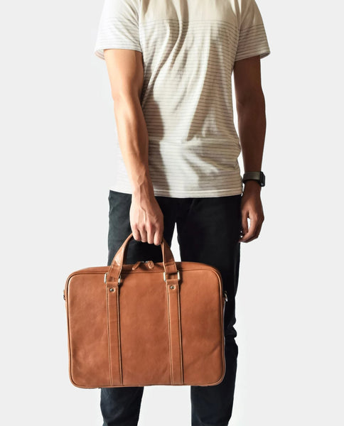 Hermès Men's Toiletry Briefcase Caramel Leather ref.993327 - Joli